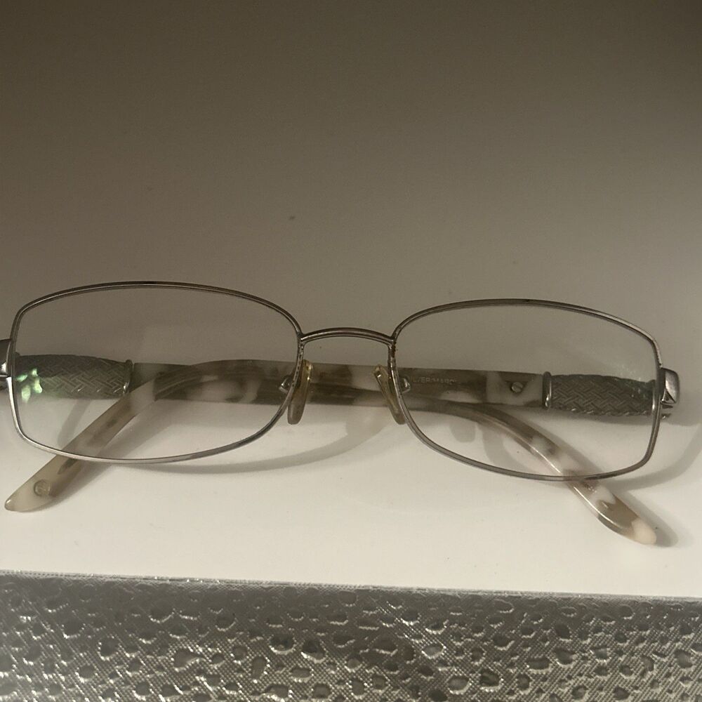 Valerie Spencer Off-White/Translucent Tortoise Shell w/Silver Basketweave Frames